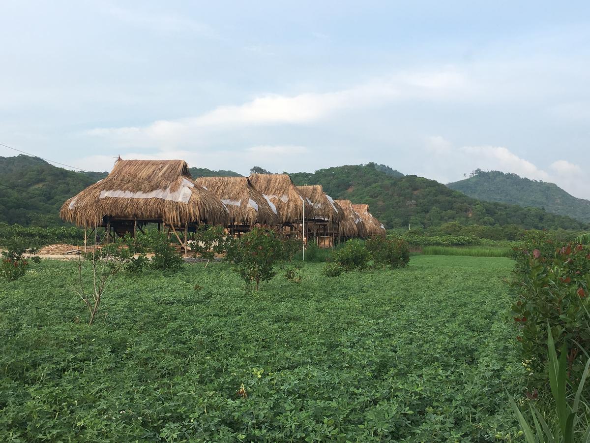 Sunny Field Eco Stilt House Villa Cat Tien Exterior photo