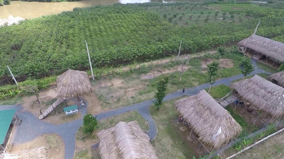 Sunny Field Eco Stilt House Villa Cat Tien Exterior photo