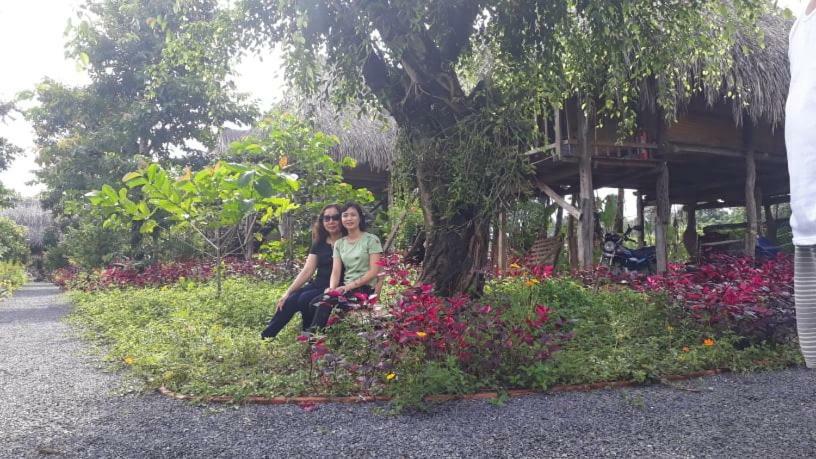 Sunny Field Eco Stilt House Villa Cat Tien Exterior photo